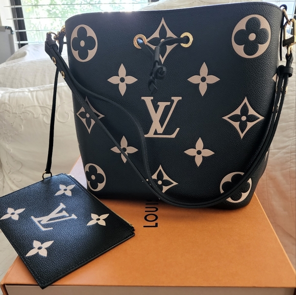 Louis Vuitton Neonoe Empreinte - Picture 4 of 7